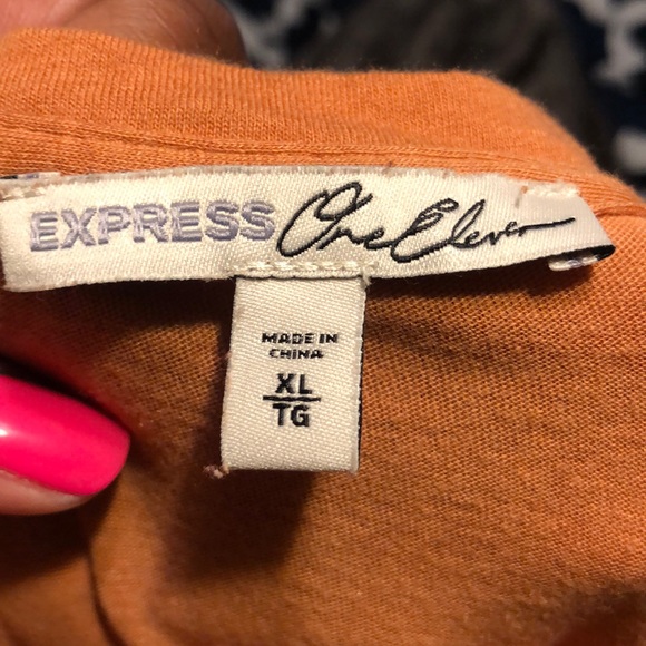 Express Sequins Cactus Crop-Top - Picture 5 of 8